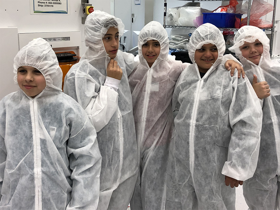 STEM education - children in cleanroom